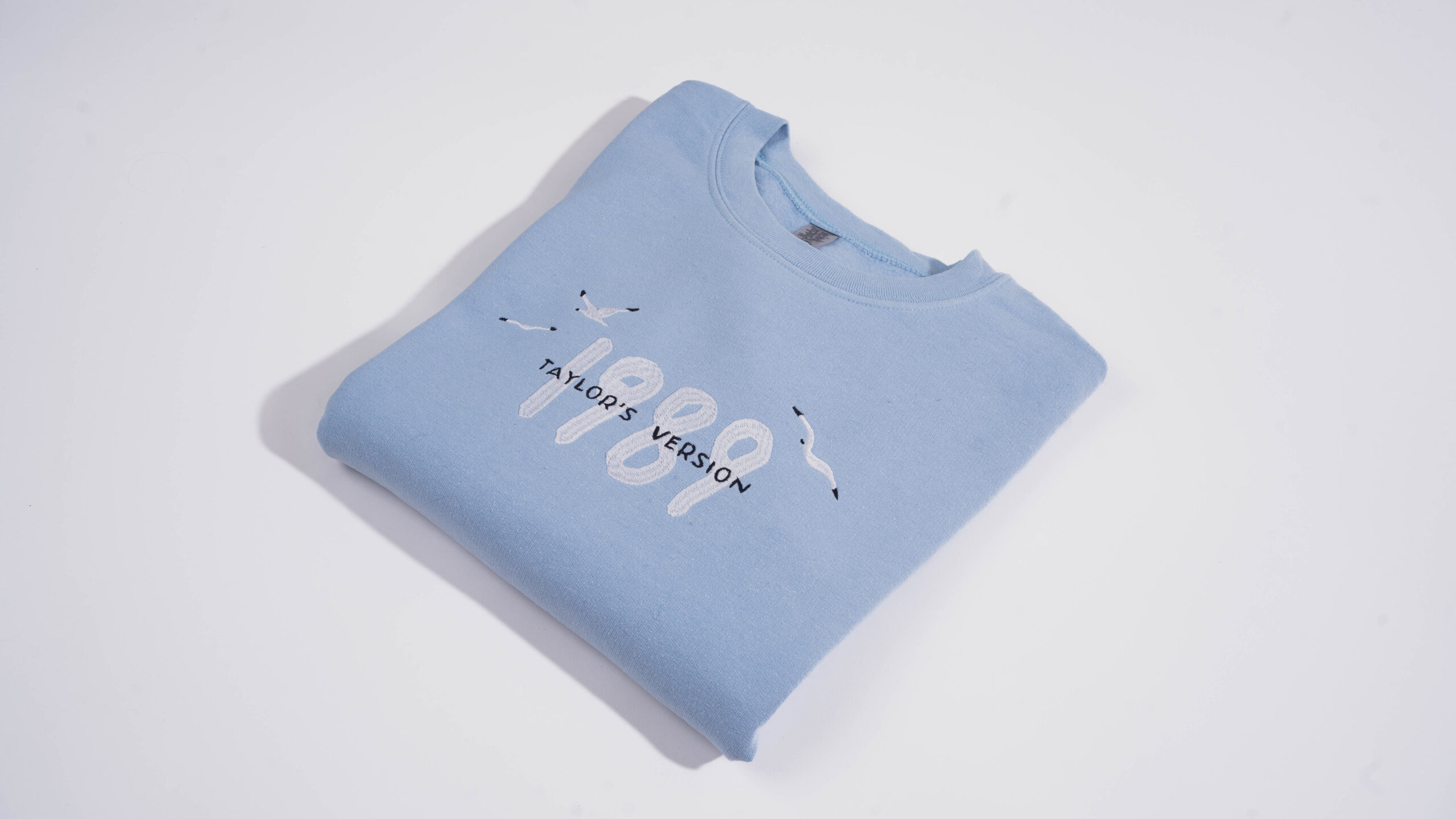Sudadera celeste bordada 1989 Taylor Swift